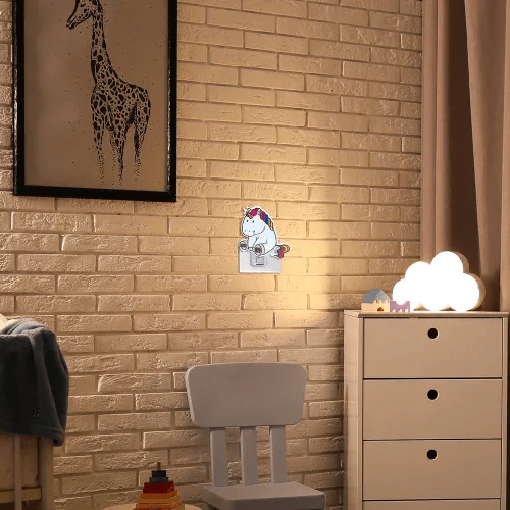 Abajur-Tomada-Luz-Noturna-Unicornio-1W-3000K-Avant--1-.png